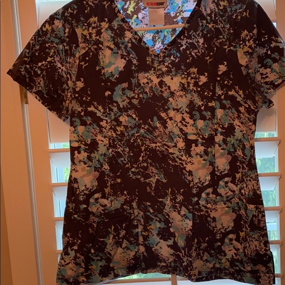 Scrub tops - Picture 2 of 8